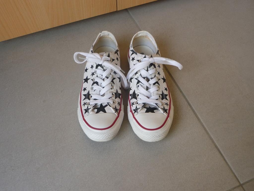 Chuck Taylor Converse All Star sneakers sterren Maat 37, Kleding | Dames, Schoenen, Ophalen of Verzenden, Zo goed als nieuw, Wit