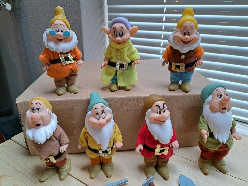7 dwergen, Verzamelen, Disney, Ophalen of Verzenden, Sneeuwwitje of Doornroosje, Zo goed als nieuw, Beeldje of Figuurtje