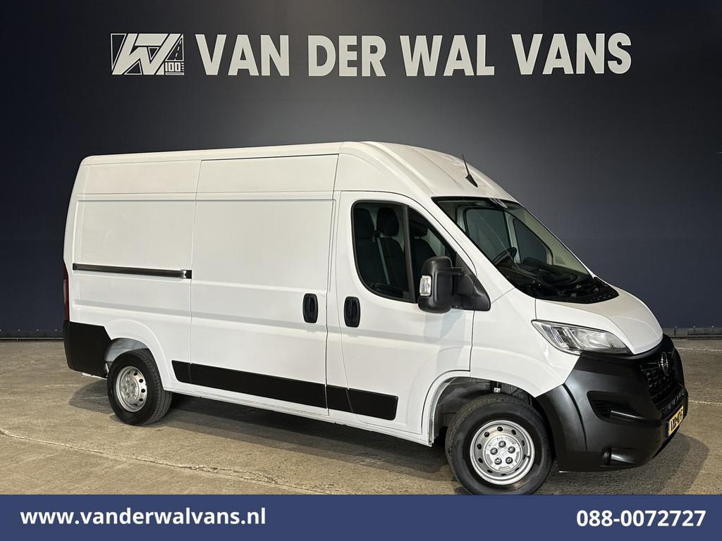 Opel Movano 2.2D 120pk L2H2 Euro6 Airco | 2500kg Trekhaak |, Auto's, Bestelauto's, Voorwielaandrijving, Stof, Gebruikt, Euro 6