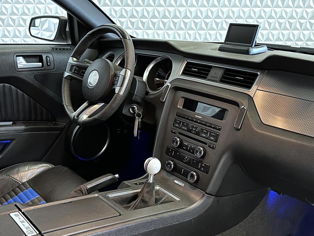 Ford USA Mustang 5.4 V8 Shelby GT500 - 548PK SVT (2010), Auto's, Achterwielaandrijving, Gebruikt, 4 stoelen, Wit
