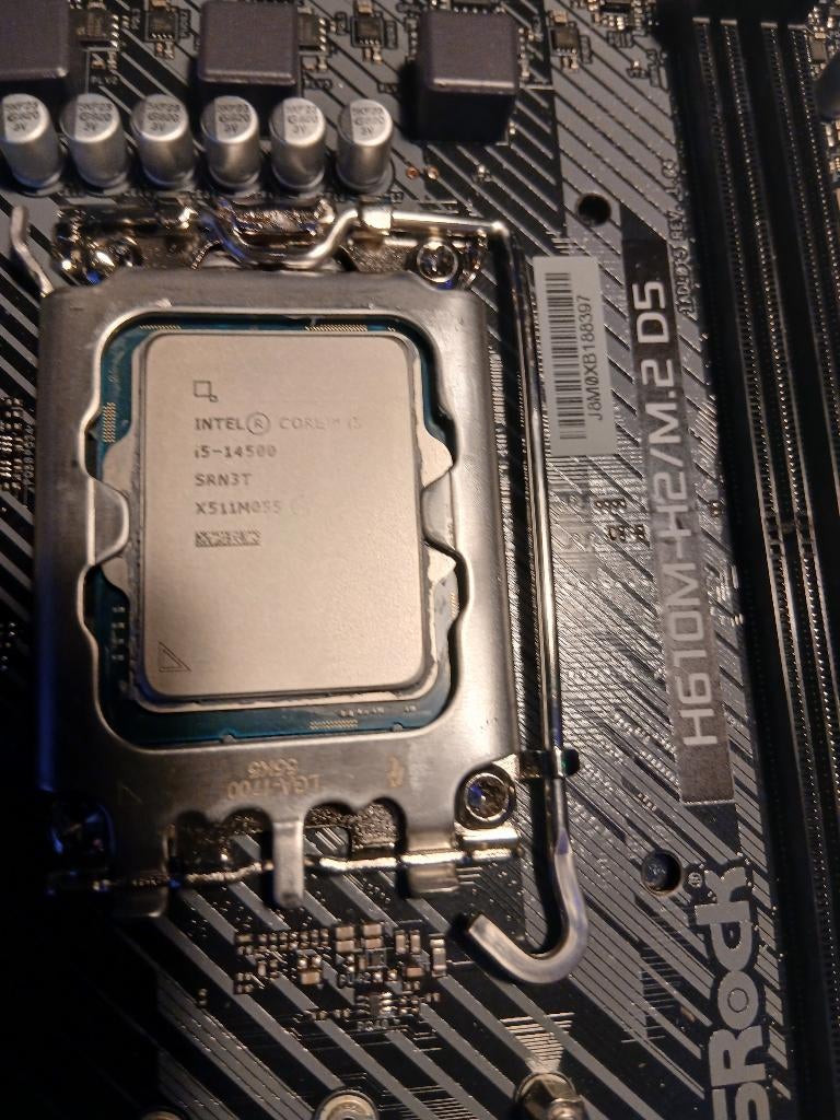 i5-14500 (eventueel met moederbord ASRock H610M-H2/M.2 D5 ), Computers en Software, Processors, Ophalen, I5 13500 14-core, Zo goed als nieuw