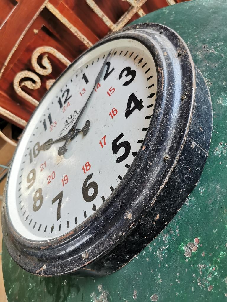 Grote oude industriële klok USSR, Ophalen, Gebruikt, Wandklok