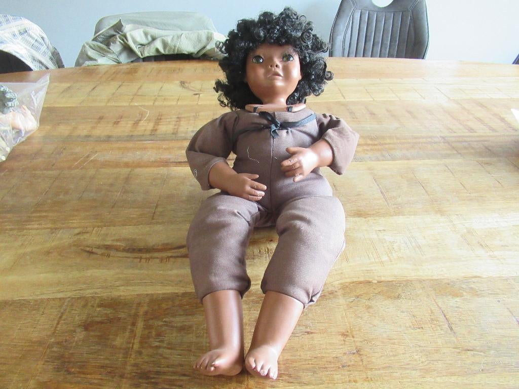 50cm Grote Vintage donkere pop met stenen hoofd armen benen, Ophalen of Verzenden, Gebruikt, Pop