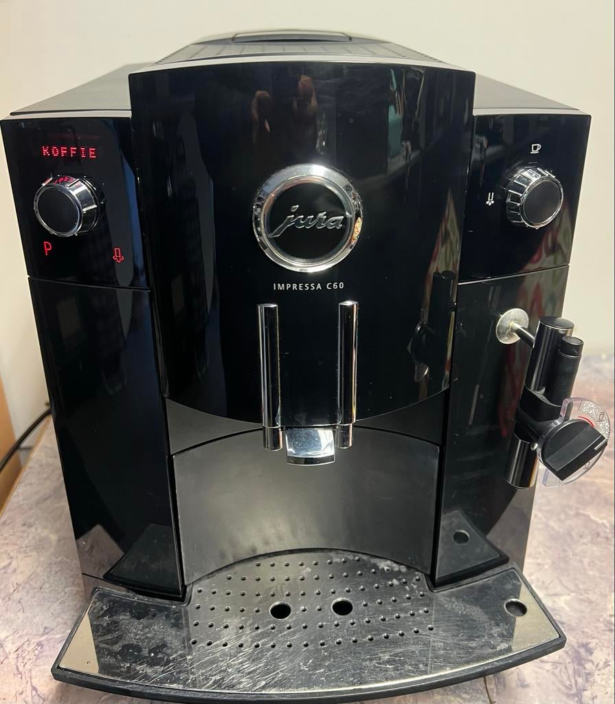 Jura Impressa C60 Koffiemachine - Zwart, Ophalen, Afneembaar waterreservoir, Koffiemachine, Zo goed als nieuw