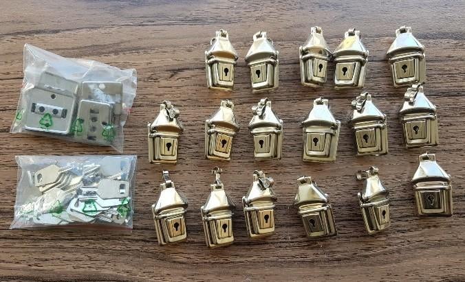 partij div. koffer slotjes sluitingen, Sieraden, Tassen en Uiterlijk, Koffers, Minder dan 50 cm, Ophalen of Verzenden, Metaal