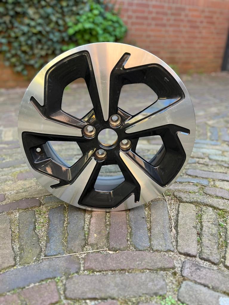 1x originele velg Suzuki Swift 2024, Auto-onderdelen, Ophalen, 15 inch, Banden en Velgen, 185 mm