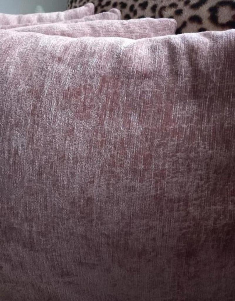 3 stuks zalmroze velours zachte sierkussens, Ophalen of Verzenden, Nieuw