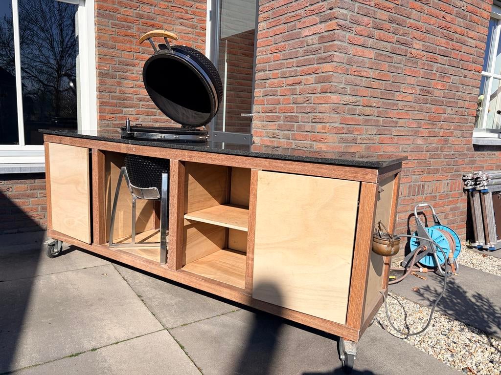 Buitenkeuken (eventueel incl bbq), Ophalen, Gebruikt, Houtskool, Vrijstaand
