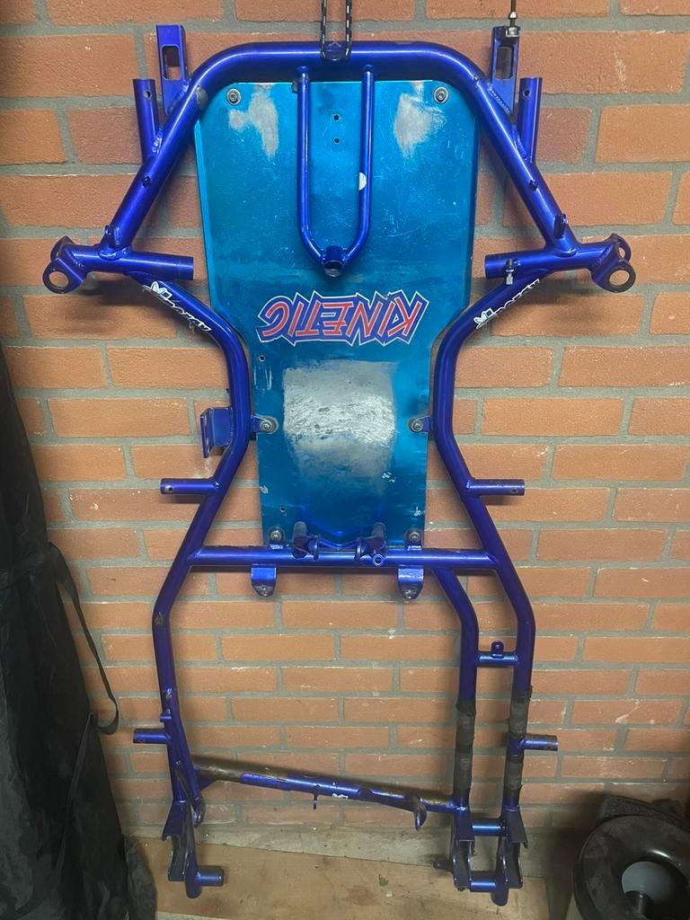 Energy 2 takt frame met eventueel achteras en remsupport., Sport en Fitness, Karting, Ophalen, Gebruikt, Kart
