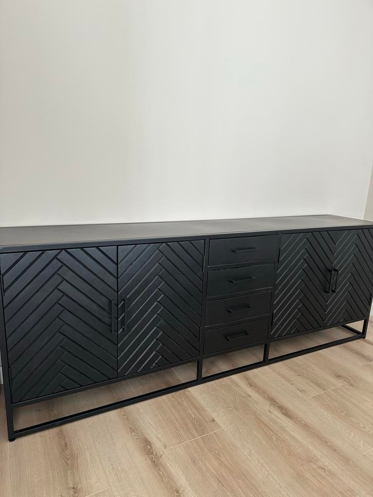 Dressoir visgraat hout en metaal 210x40x75 cm, Huis en Inrichting, Kasten | Dressoirs, Ophalen, Zo goed als nieuw, 200 cm of meer