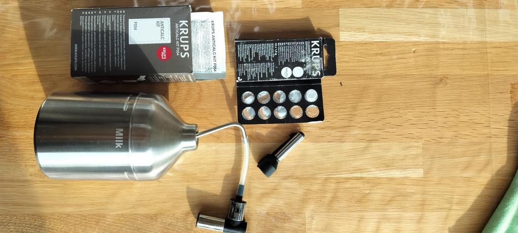 GERESERVEERT Krups Melkkan voor Koffiemachine - Nieuwstaat, Ophalen of Verzenden, Gebruikt, Koffiemachine, Stoompijpje