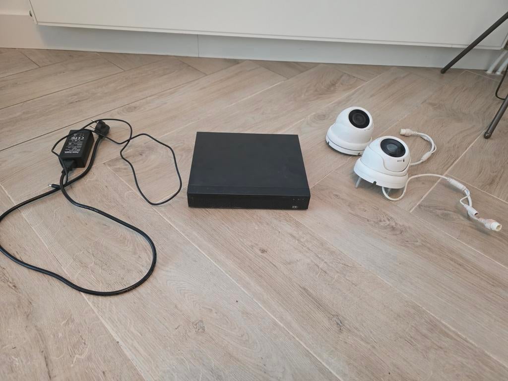 NVR met 2 Sony 2MP Dome Camera's - Bewakingssysteem, Audio, Tv en Foto, Videobewaking, Ophalen of Verzenden, Gebruikt, Buitencamera