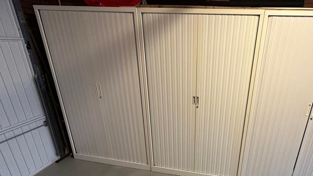 2x Roldeurkast / Archiefkast - Praktisch en Ruimtebesparend, Ophalen, Gebruikt, 100 tot 150 cm, Meerdere deuren