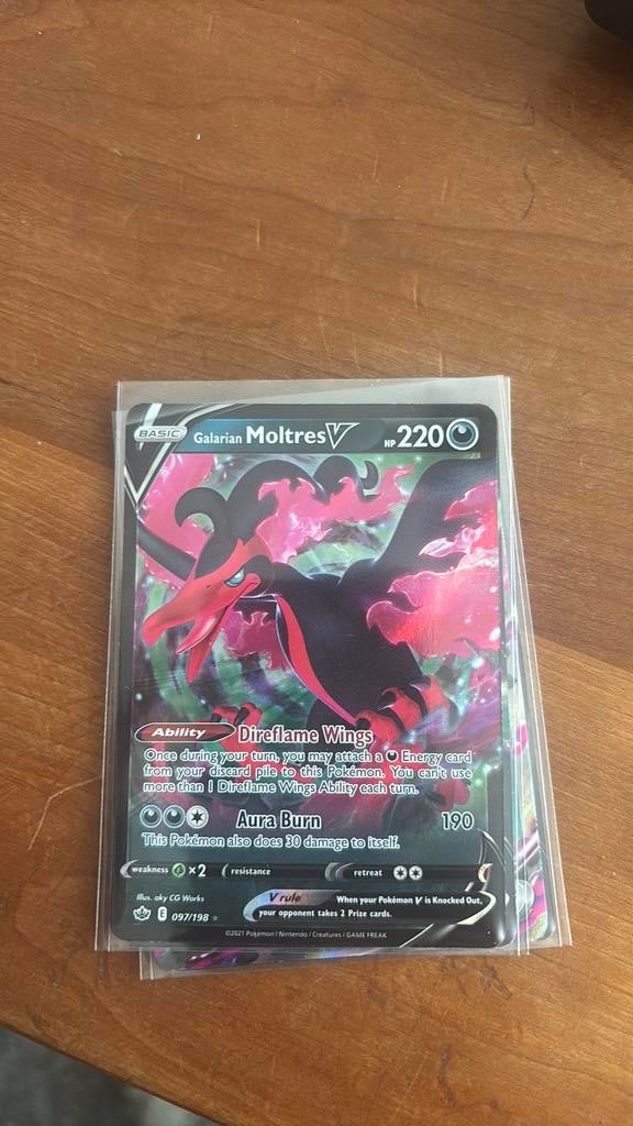 Galarian Moltres V, Ophalen of Verzenden, Zo goed als nieuw