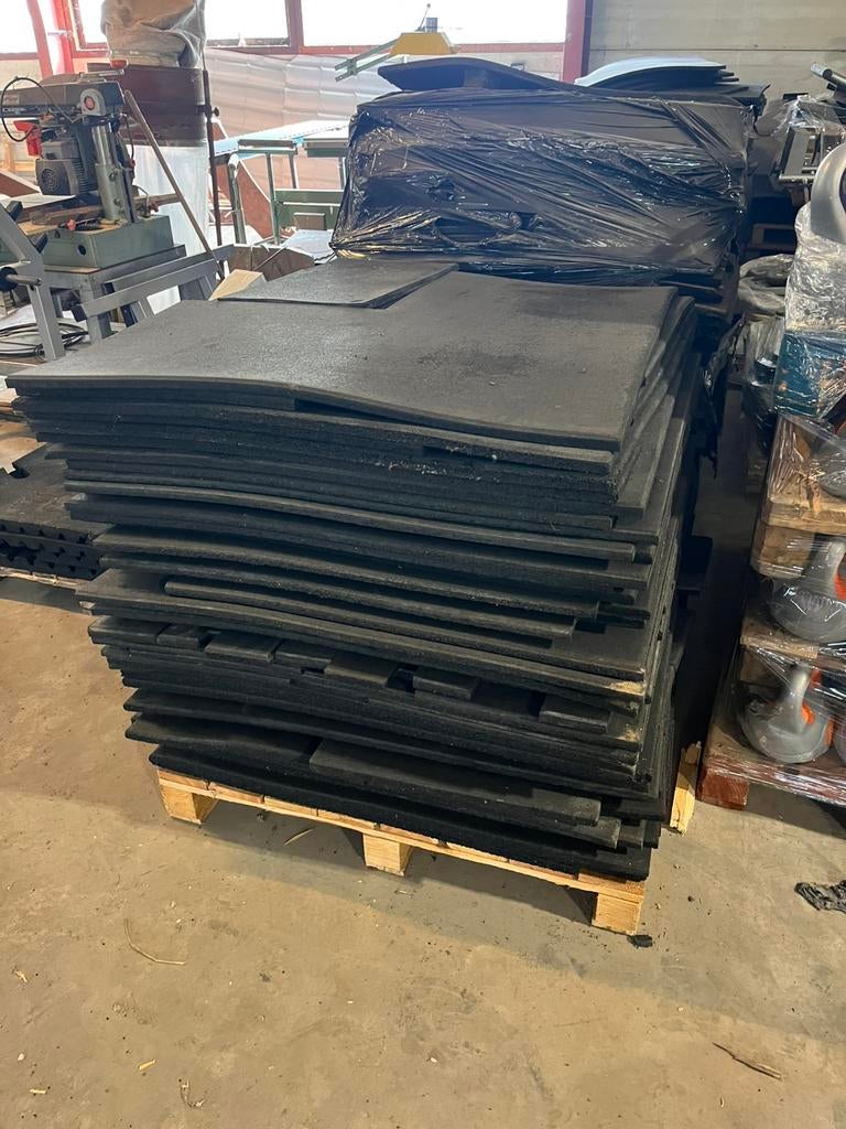 40 m2 rubberen snij matten tegels mat, Overige materialen, Tegels, Gebruikt, Rubberen matten