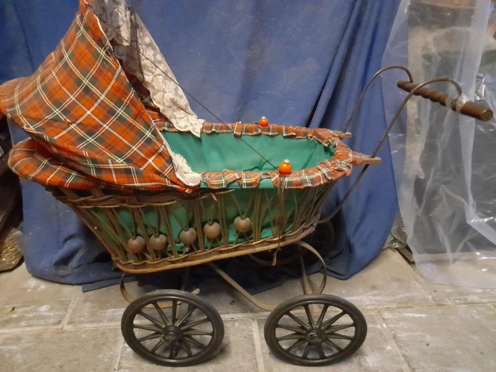 antieke poppenwagen, Ophalen