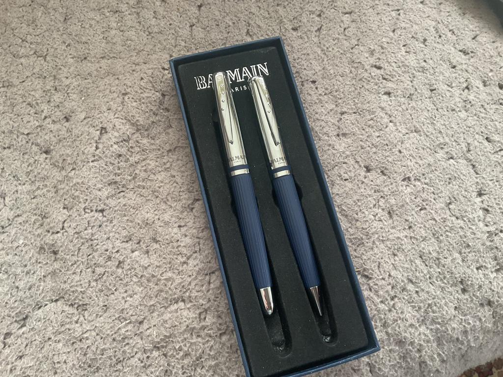 Balmain pennenset, Verzamelen, Pennenverzamelingen, Ophalen of Verzenden, Zo goed als nieuw, Vulpen, Overige merken