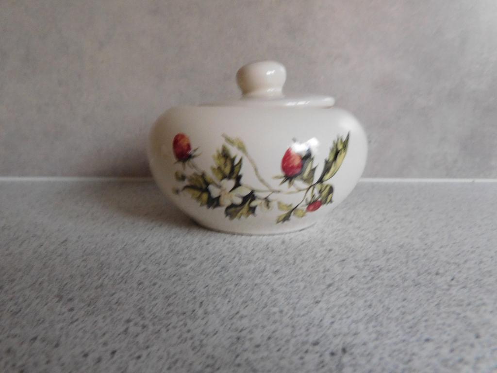 Suikerpot Strawberry JET by ter Steege, Overige typen, Ophalen of Verzenden, Zo goed als nieuw, Overige stijlen