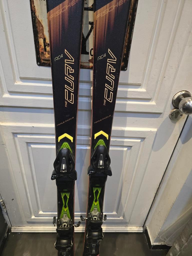 150cm FISCHER RC4 THE CURV TI ALL ROUND TOP SKIS, 140 tot 160 cm, Fischer, Ophalen of Verzenden, Zo goed als nieuw