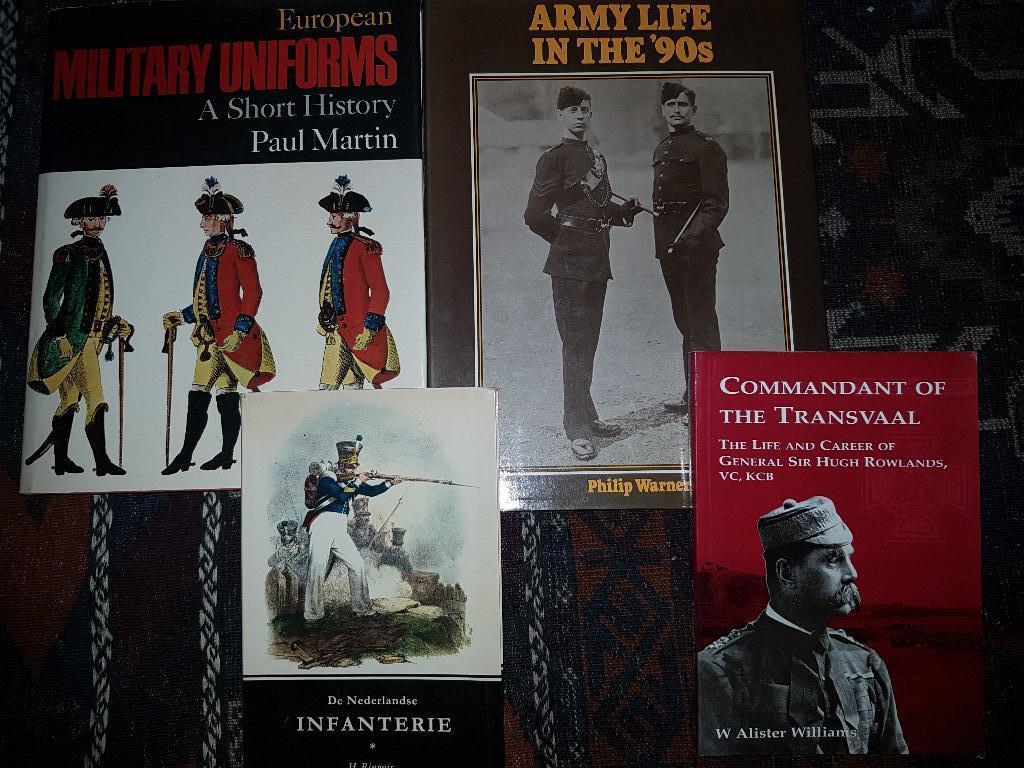 Militaire  geschiedenis  Legion /Uniformen .Infanterie  etc, Verzamelen, Militaria | Algemeen, Landmacht, Boek of Tijdschrift