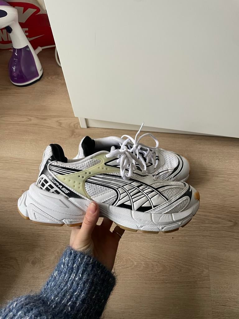 Puma white and black sneakers size 38, Puma, Wit, Ophalen of Verzenden, Sneakers of Gympen
