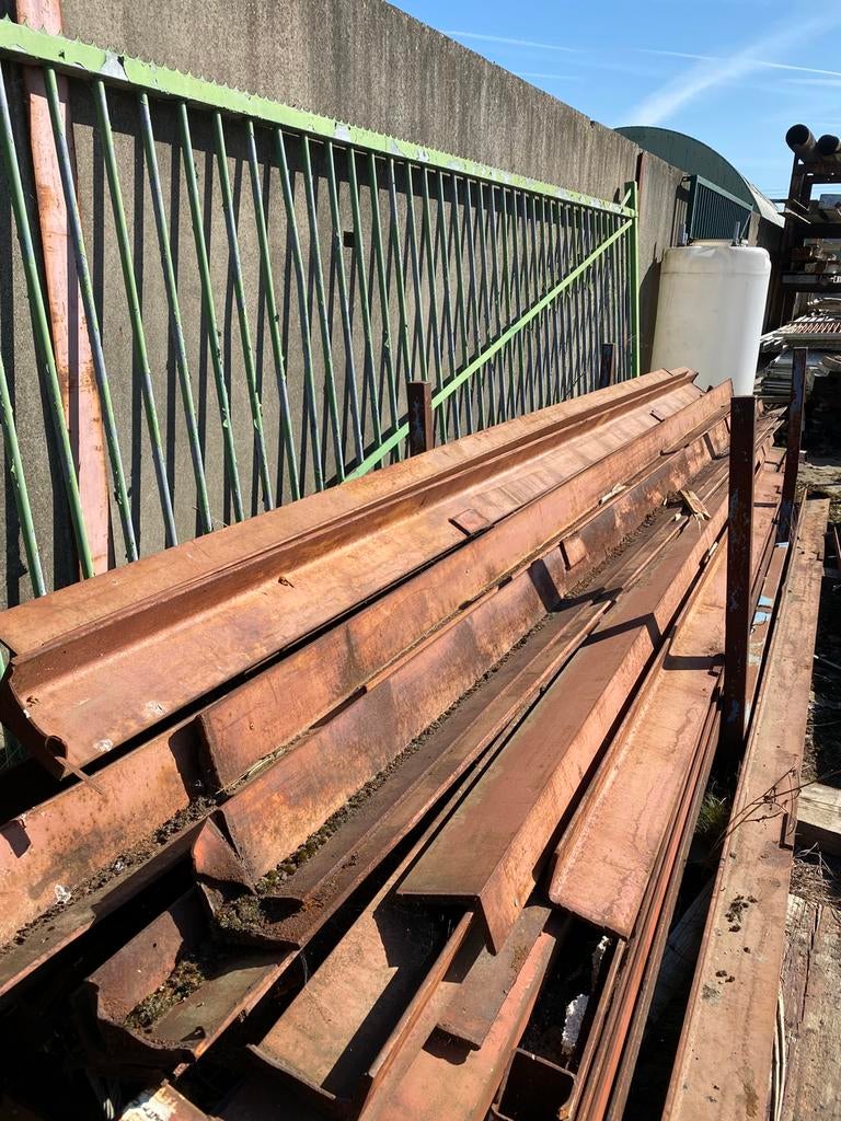 HOEKLIJNEN/LATEIEN 150X100X10 (2,2m/5,7m), Doe-het-zelf en Verbouw, Metalen, Ophalen, Gebruikt, IJzer