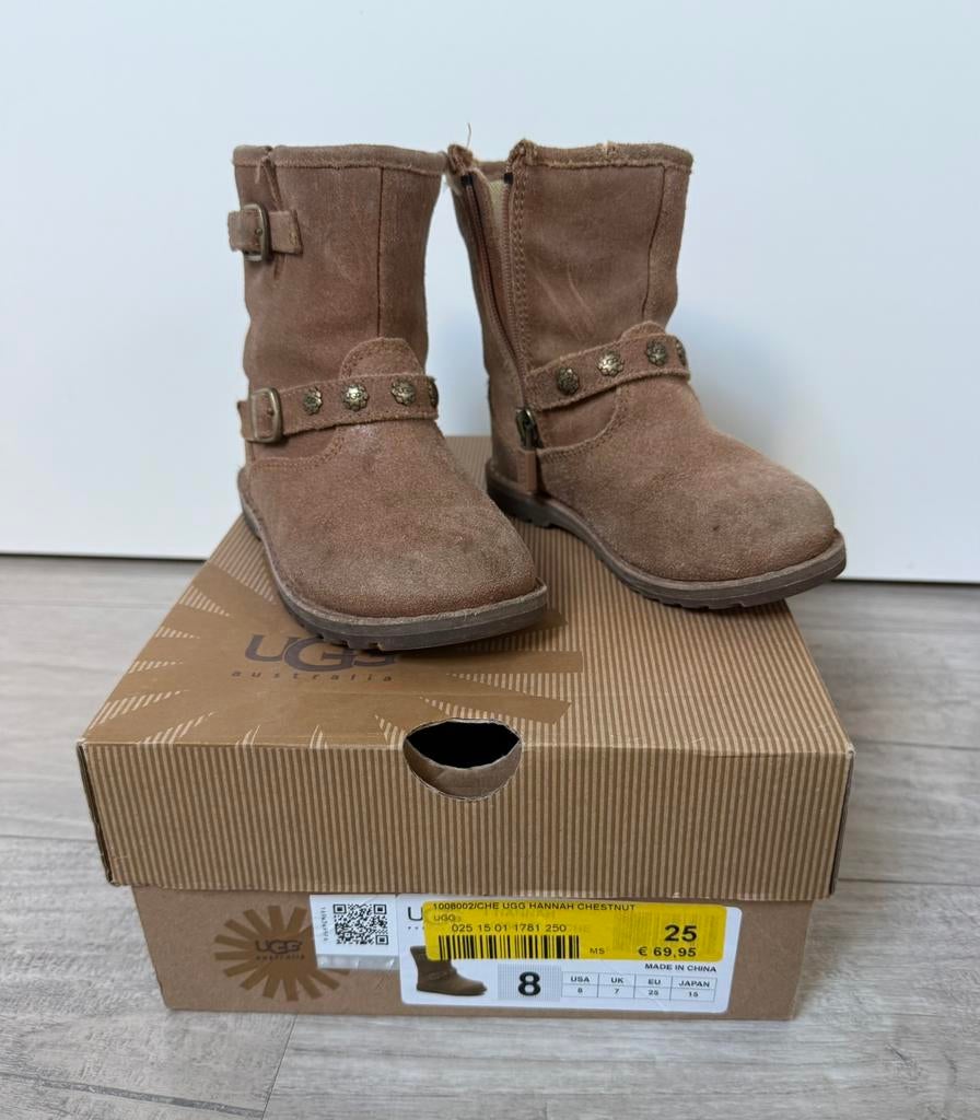 UGG laarsjes maat 25, Ophalen