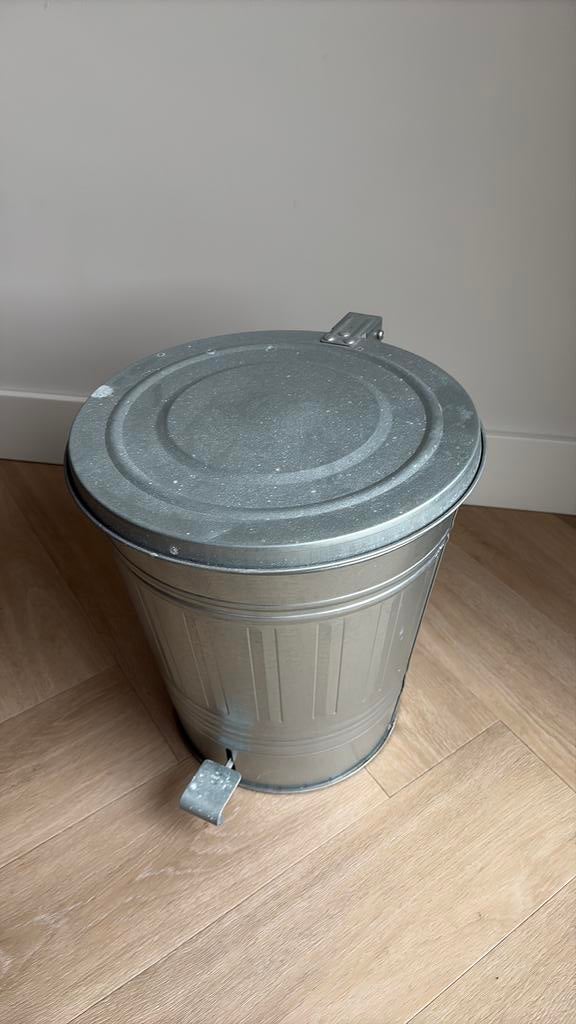 Zinken prullenbak Ikea, Ophalen of Verzenden, Zo goed als nieuw, Minder dan 50 cm