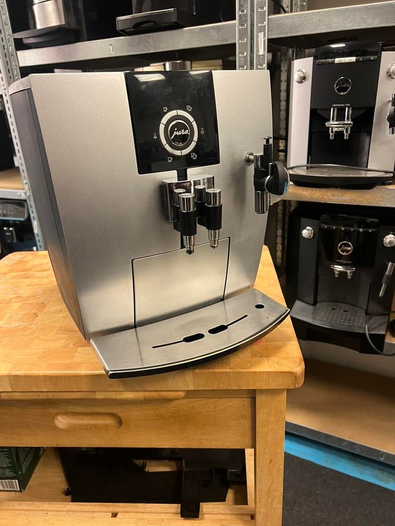 Jura j 5, Info@jura.com, 10 kopjes of meer, Koffiemachine, Ophalen of Verzenden