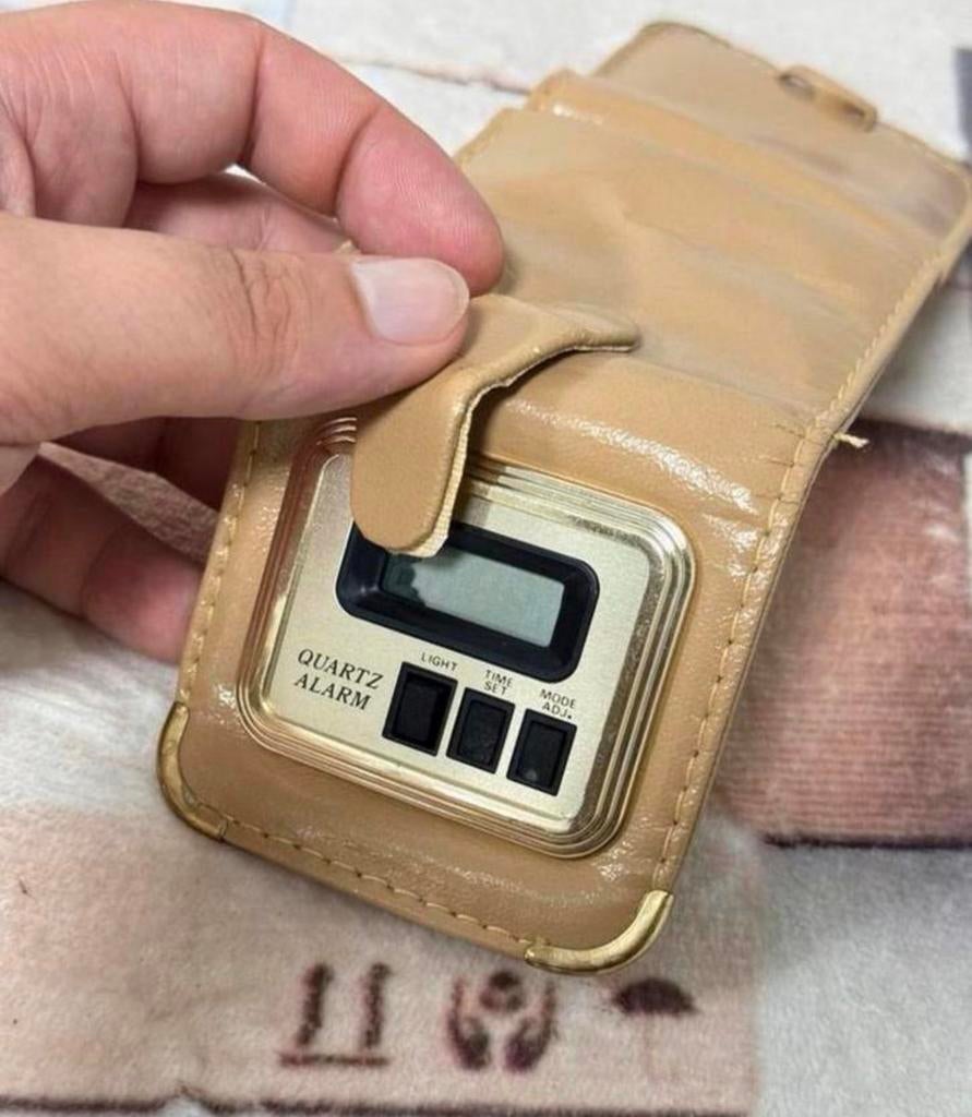 Vintage LCD Leather Quartz portemonnee klok horloge lederen, Antiek en Kunst, Ophalen of Verzenden