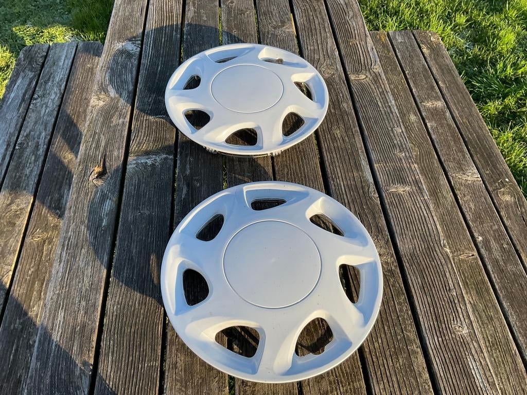 Caravan witte wieldoppen 14 inch gebruikt 2x, Ophalen, Gebruikt