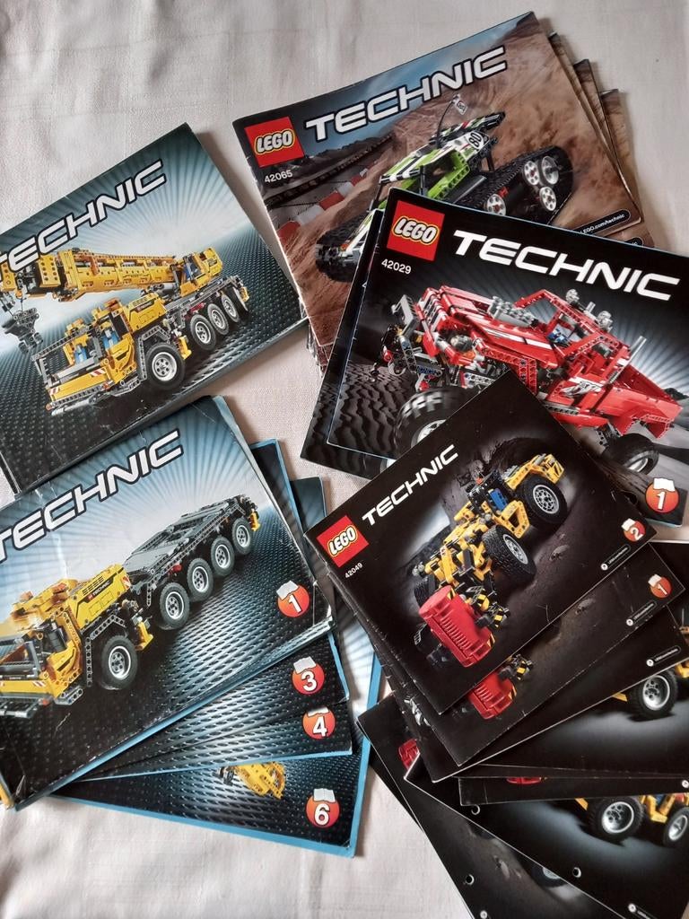 Lego Manuals diverse technic sets, Ophalen of Verzenden