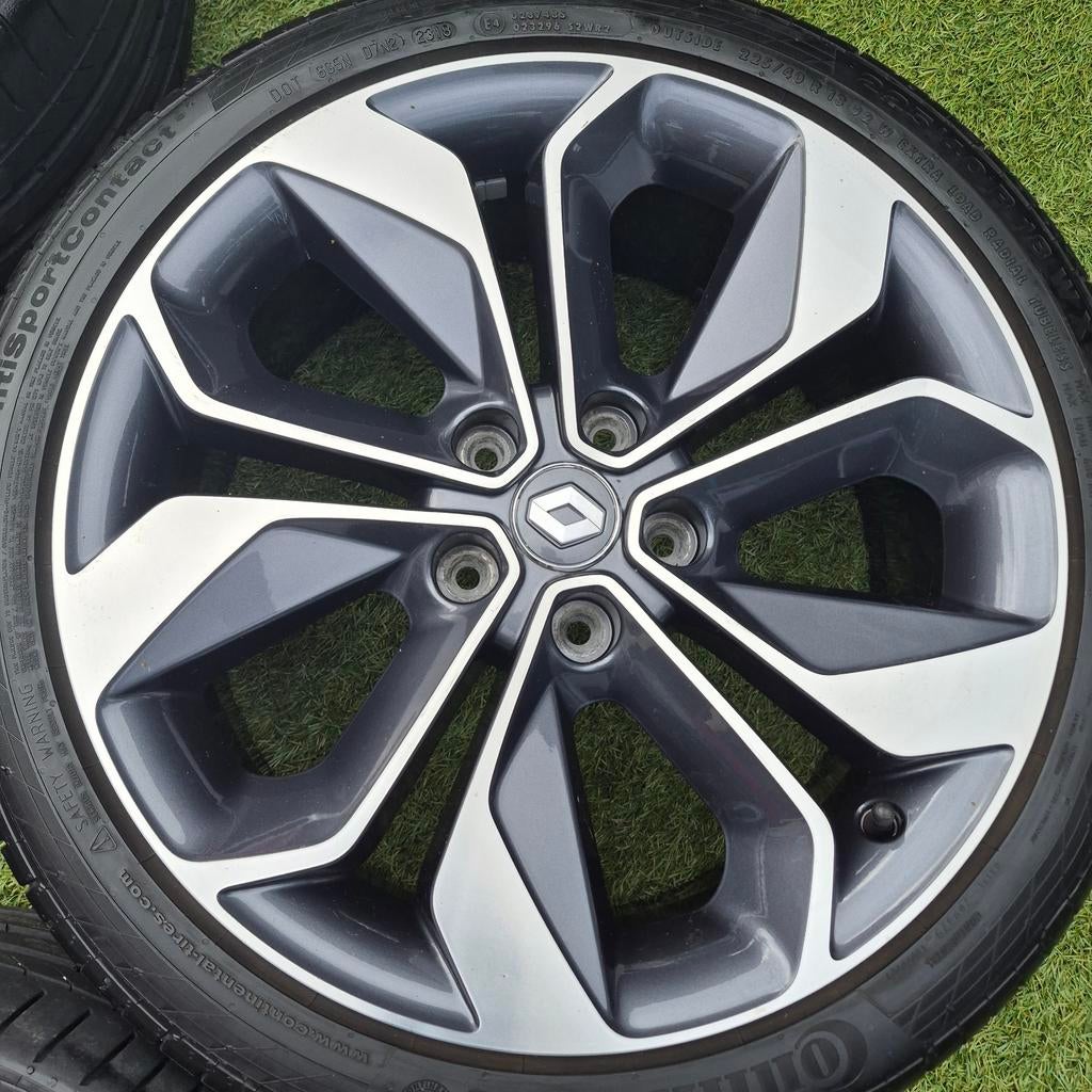 Renault megane velgen met banden 18inch, Ophalen, 18 inch, Zomerbanden, 225 mm