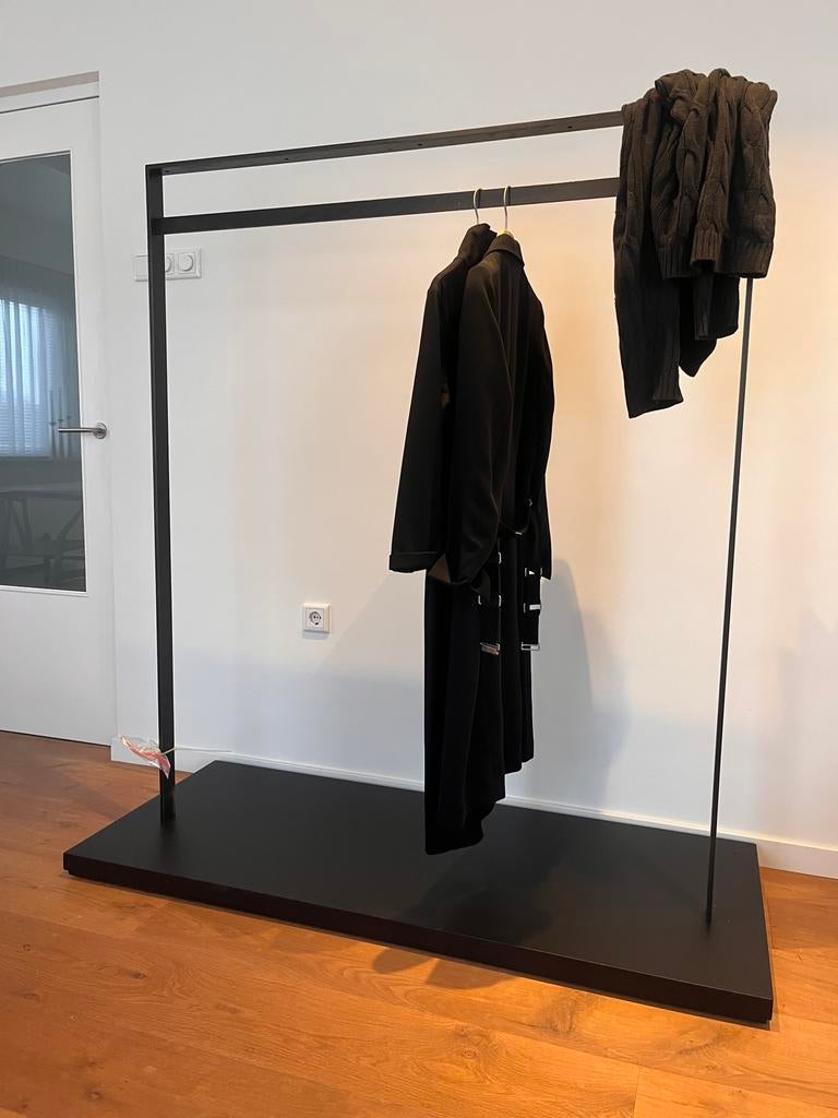 Kledingrek / kapstok (mat zwart), Ophalen, Gebruikt