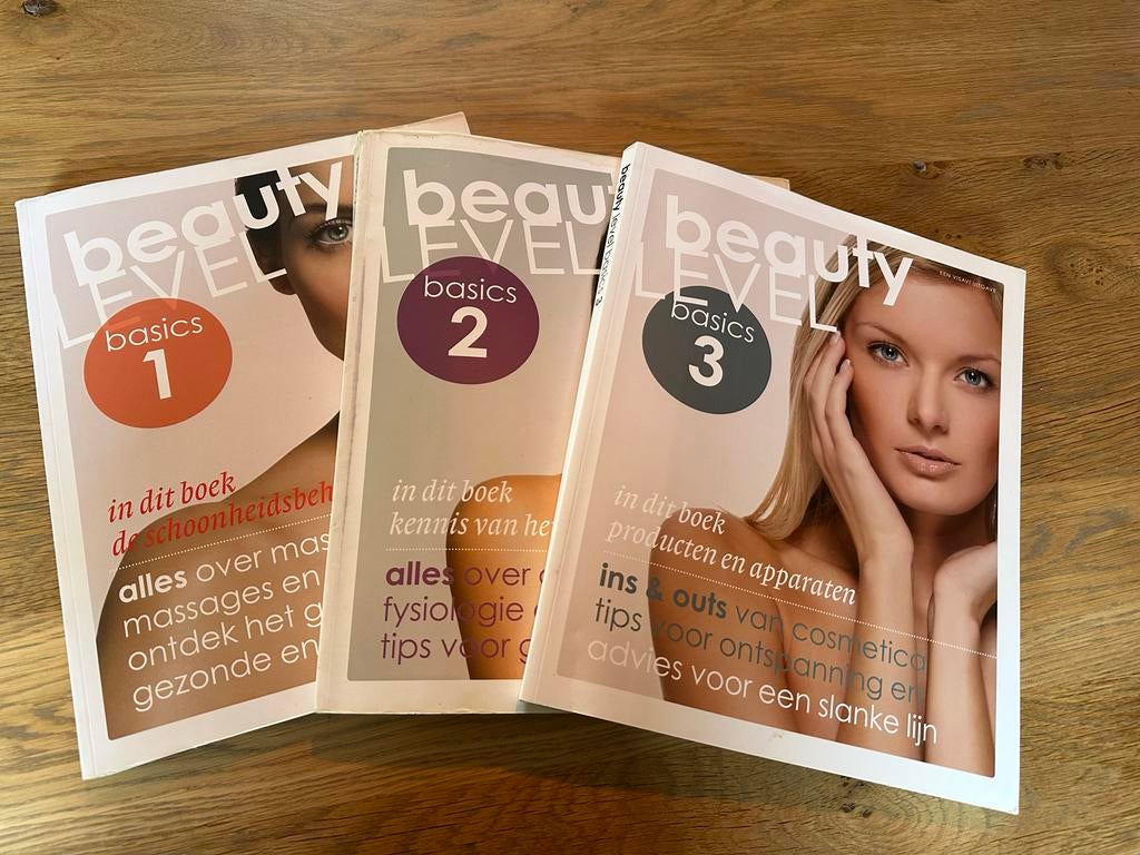Beauty Level Basics 1, 2 & 3 - Complete Set, Boeken, Ophalen of Verzenden, Zo goed als nieuw, Overige typen