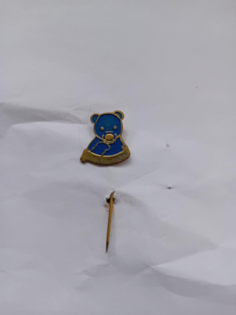 Pin - Barend de Beer, Verzamelen, Speldjes, Pins en Buttons, Ophalen of Verzenden, Zo goed als nieuw, Dier of Natuur, Speldje of Pin