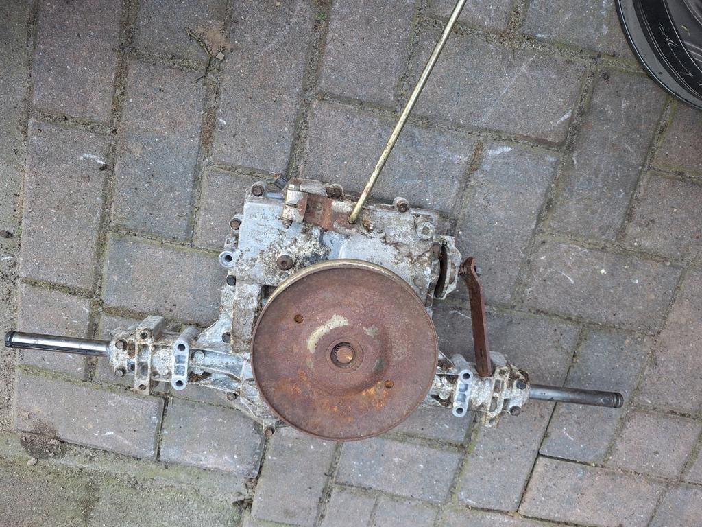 Achteras ,versnellingbak van een zitmaaier, Ophalen, 50 cm of meer