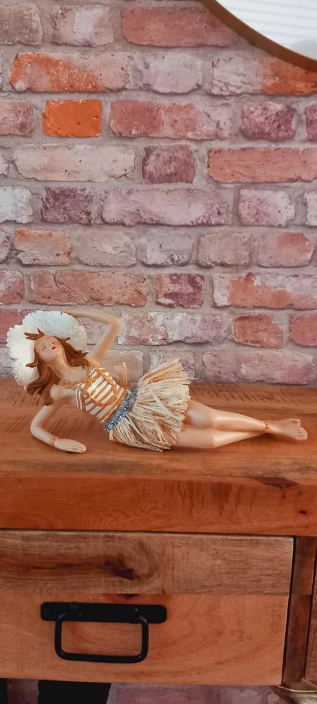 Retro Liggende Dame in een Badpak Beeld❤️SALE VERKOOP❤️, Verzamelen, Beelden en Beeldjes, Ophalen of Verzenden, Nieuw, Mens