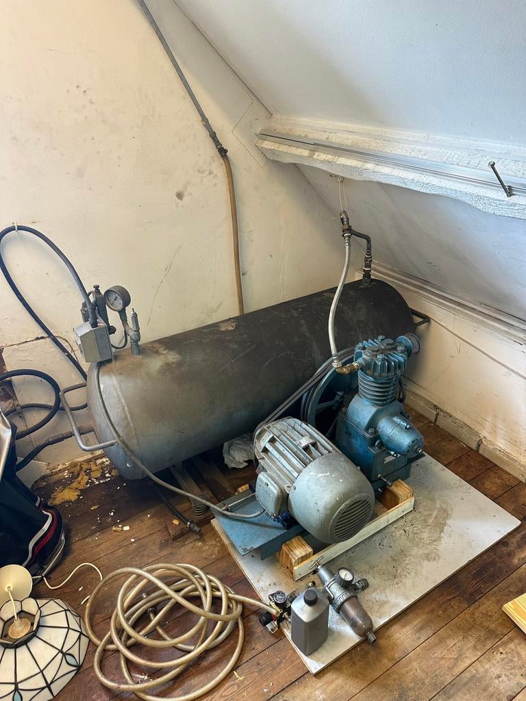 Grote Krachtstroom Compressor - Robuust en Krachtig, Ophalen, Gebruikt, 400 tot 800 liter/min, 10 bar of meer