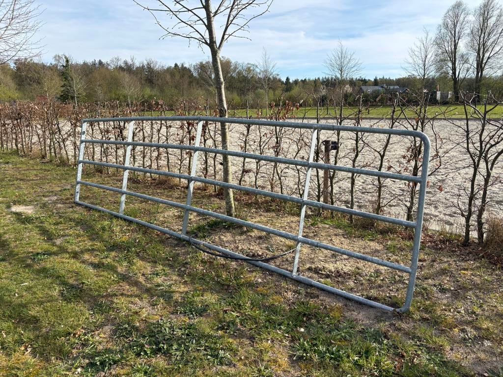 Weidepoort verstelbaar/ landhek, Ophalen, Zo goed als nieuw, IJzer