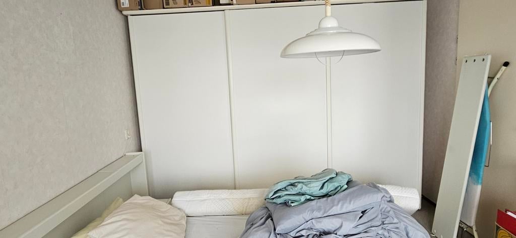 Witte linnenkast met drie schuifdeuren, Ophalen, Overige materialen, Met deur(en), Gebruikt