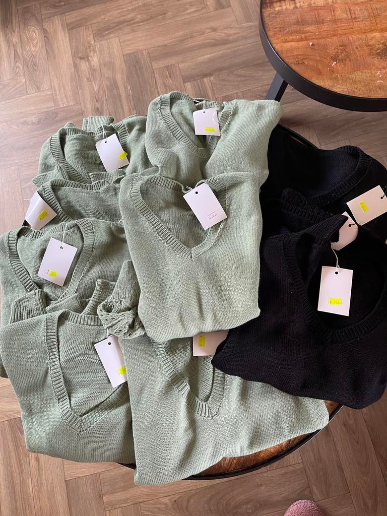 Restpartij truien-  Nieuw met kaartje, Verzenden, Nieuw, Maat 38/40 (M), Groen