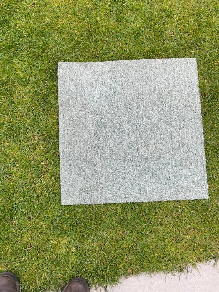 Tegel tapijt 60 bij 60, Ophalen of Verzenden