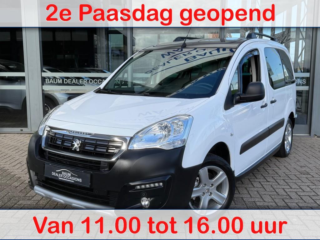 Peugeot PARTNER TEPEE 1.2 OUTDOOR NAVI PANO AIRCO/ECC PDC, Gebruikt, 1199 cc, Wit, Bedrijf