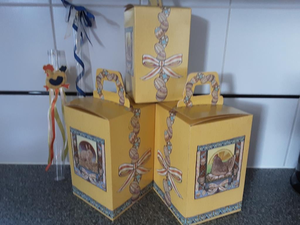 Cadeau verpakking paasei, katonnen doos - groot ei. Kokers, Ophalen, Zo goed als nieuw