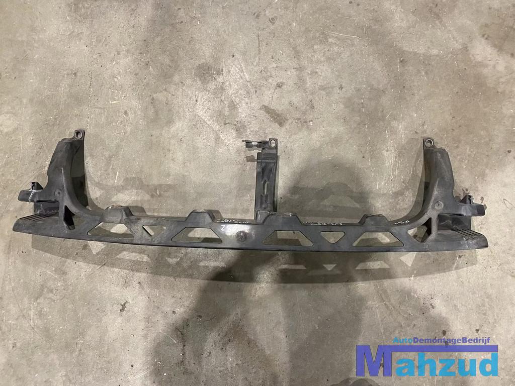 VW PASSAT 3B3 grille houder 2000-2005, Gebruikt, Volkswagen, Volkswagen AG, Berliner Ring 2
38440  Wolfsburg, DE