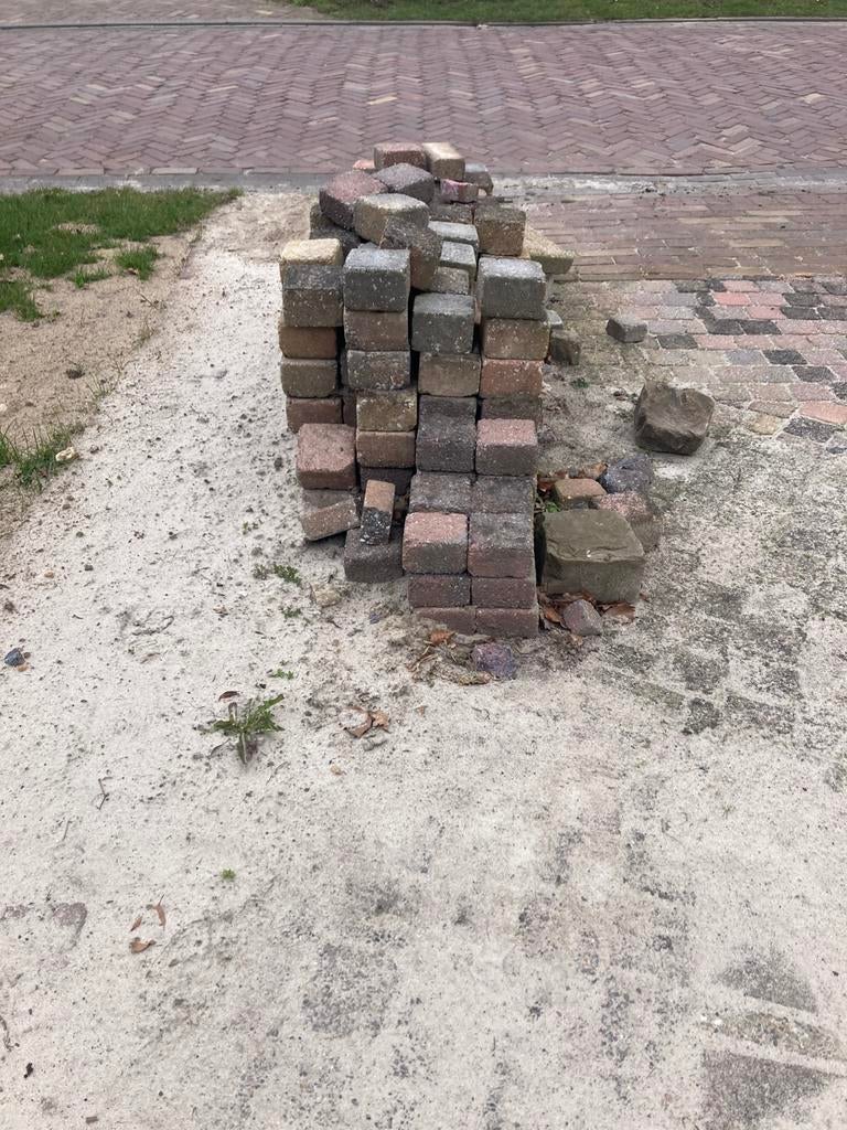 Gratis af te halen, Ophalen, Zo goed als nieuw, Beton, Klinkers