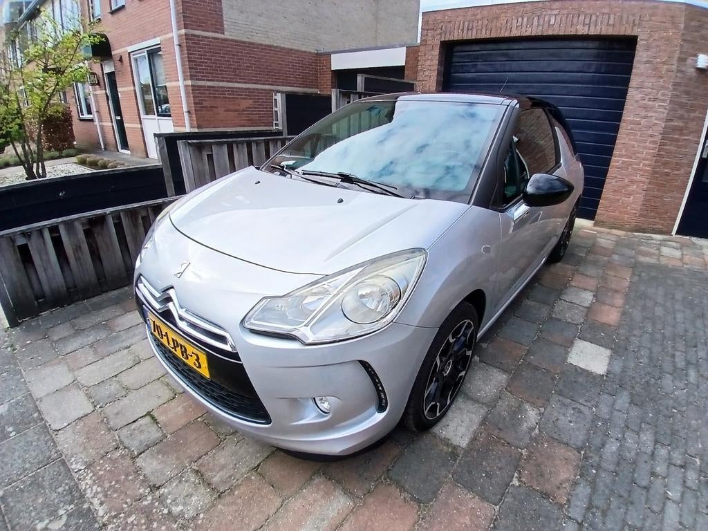 Citroën DS3 1.6 VTI So Chic 88KW 2010 Grijs, Voorwielaandrijving, Stof, 40 €/maand, Zwart