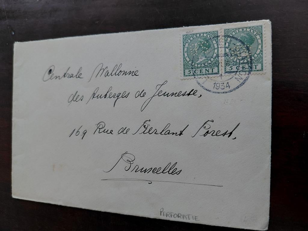 Envelop met 2 Perfinzegels   afzender A. P.  REITSMA  HUIZUM, Ophalen of Verzenden, Envelop