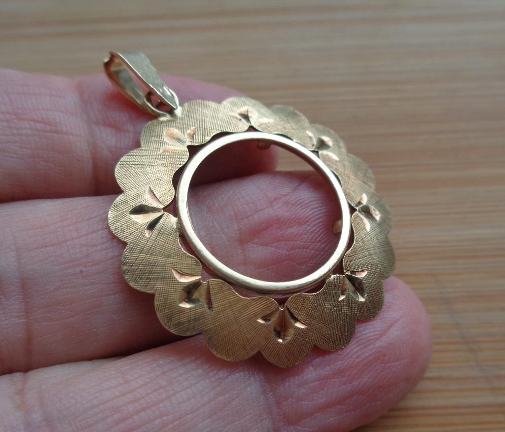 14 karaat gouden krans hanger voor munt [471], Verzenden, Zo goed als nieuw, Goud, Goud